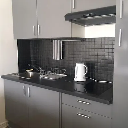 Champs Elysees - Cozy Studio Apartment *