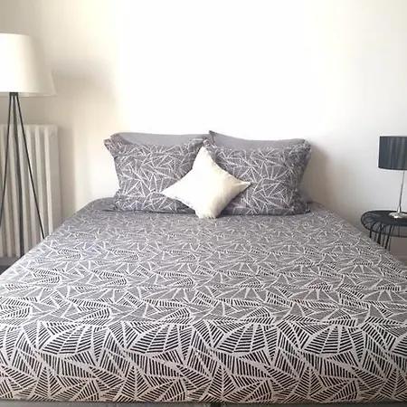 Champs Elysees - Cozy Studio Apartment Paris